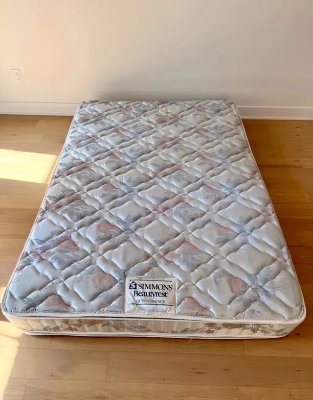 Lit double IKEA Bed + Matelas in Beds & Mattresses in City of Montréal - Image 6
