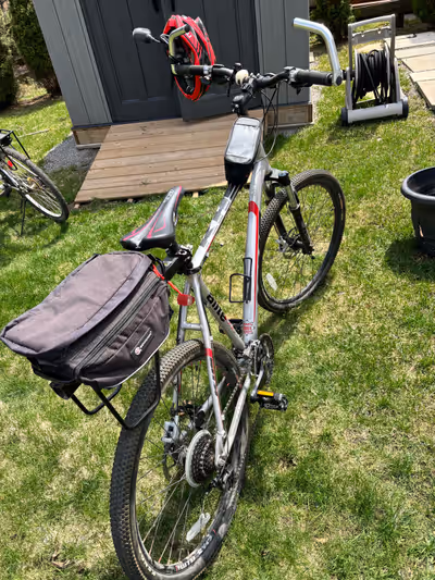 Large frame mountain bike suitable for tall and/or heavy rider. Lightweight . 21 speed. Shimano dera...