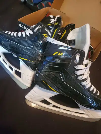 Ice hockey skates, View more