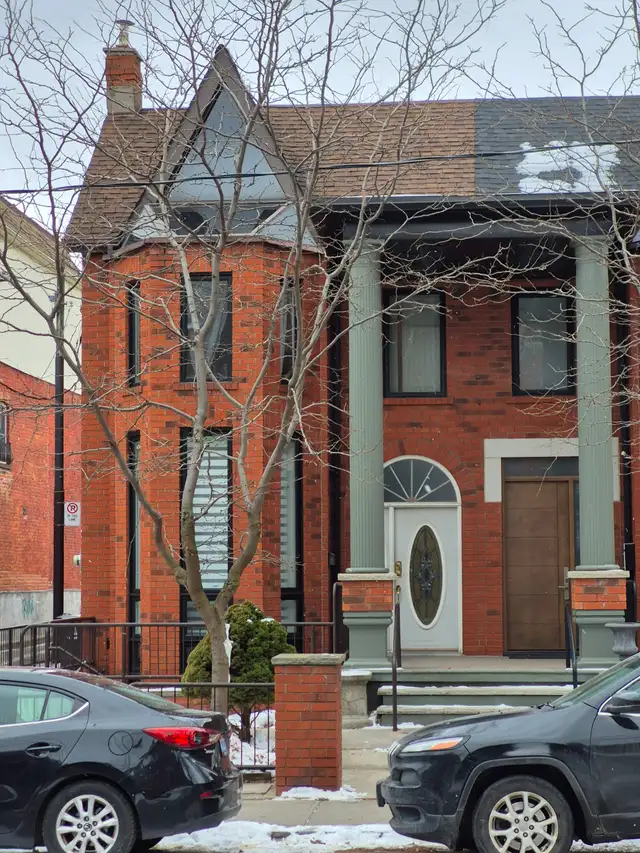 All inclusive 2Bdrm with yard in Little Italy