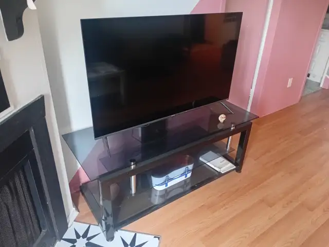 50 inch Smart TV + 52 inch wide TV Stand - Both for $300 in TVs in Gatineau - Image 4