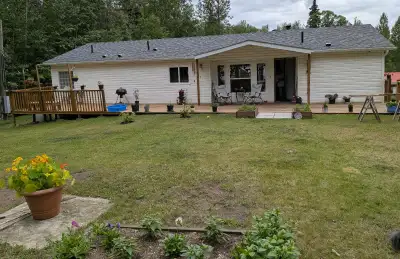 2 Bdrm, 2 1/2 bath, office, 1420 sqft ranch style home built 1997 on 5 1/4 acres. Has 400 Amp electr...