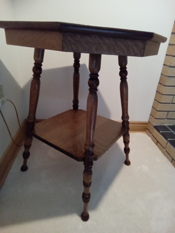 Beautifully refinished hall table for sale. in Coffee Tables in Dartmouth - Image 4