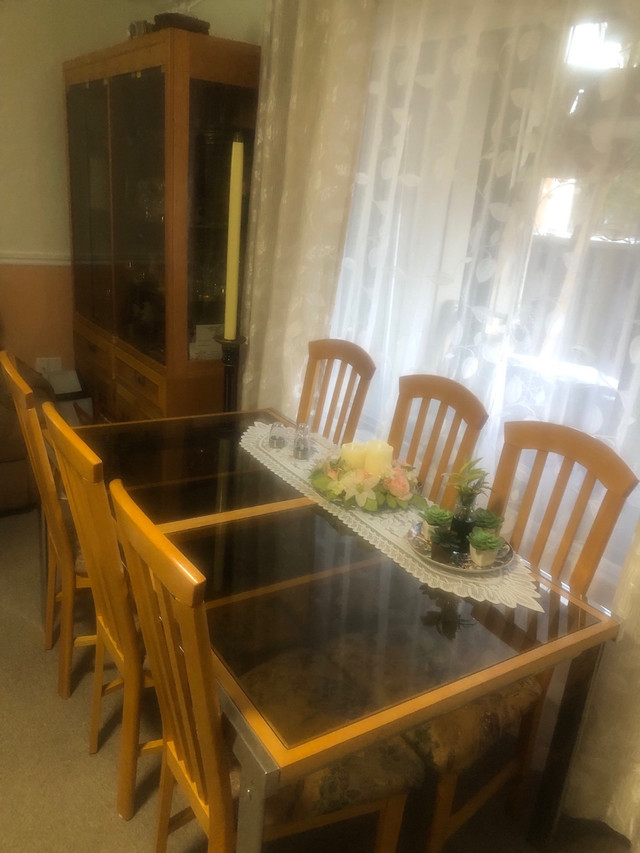 Table salle à dîner  dans Mobilier de salle à manger et cuisine  à Laval/Rive Nord - Image 4