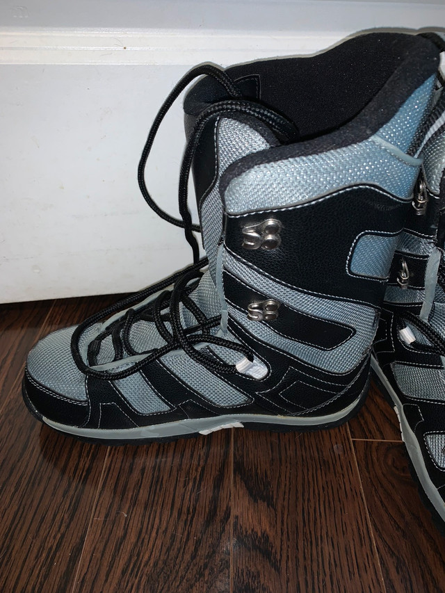 Morrow Slick Kids Snowboard Boot-Size:US 6/24Cm$39 in Other in Markham / York Region - Image 4