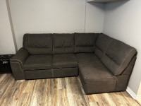 Sectional with Pullout 