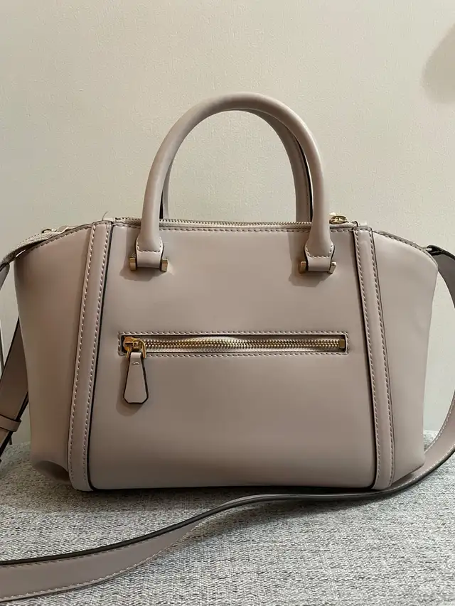 Guess Handbag / Purse - Mauve in Women's - Bags & Wallets in Kitchener / Waterloo - Image 3