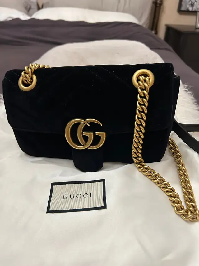 Mini Gucci Bag in Women's - Bags & Wallets in Markham / York Region - Image 2