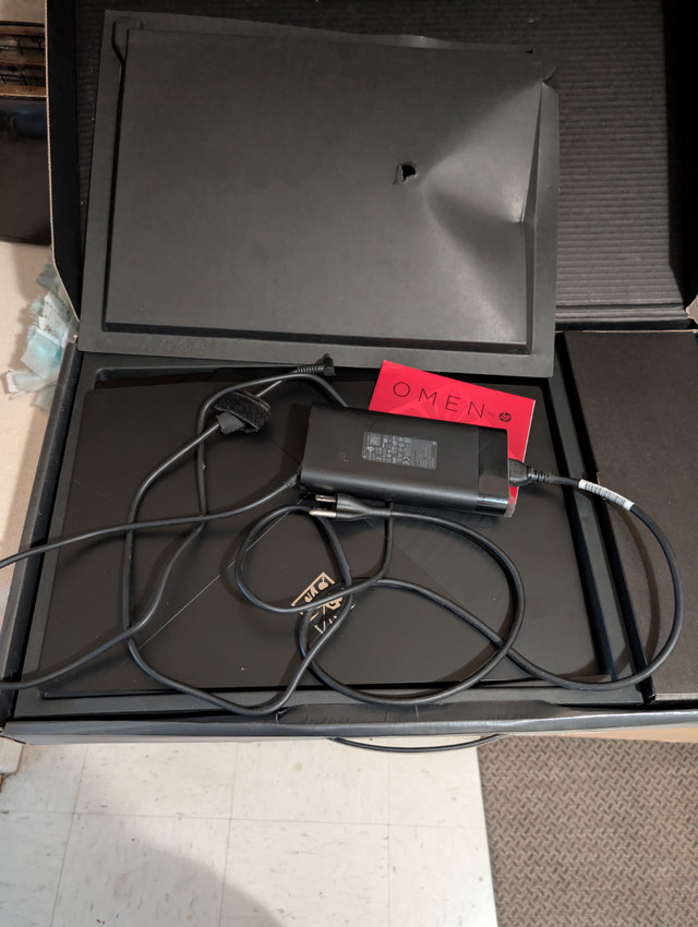 HP omen gaming laptop for sale. in Laptops in Kitchener / Waterloo - Image 2