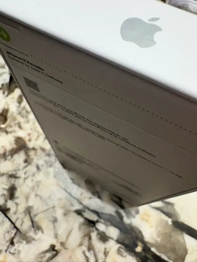 iPhone 17 Pro max  in Cell Phones in Delta/Surrey/Langley - Image 3