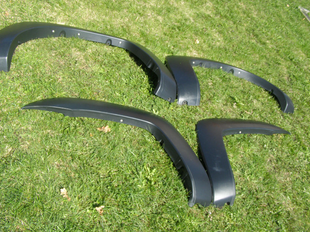 Moulure d'Aile Toyota Tacoma 2005 - 2015 Fender Flare OEM dans Autres pièces et accessoires  à Longueuil/Rive Sud