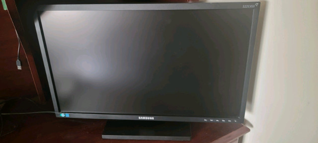 Samsung Professional LED monitor 22"  in Monitors in Markham / York Region