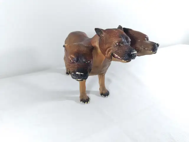 Vintage Harry Potter FLUFFY The 3 Headed Dog in Arts & Collectibles in Moncton - Image 10