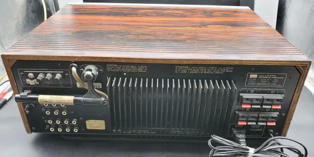 VINTAGE 1979 SANSUI G-6700 SILVER FACE DC STEREO RECEIVER JAPAN in Stereo Systems & Home Theatre in Markham / York Region - Image 7