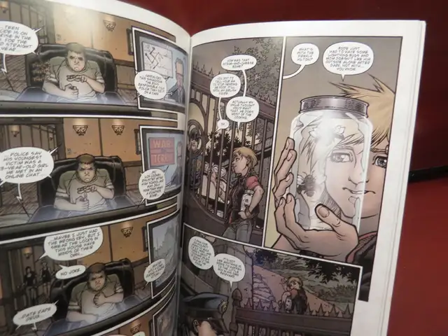 Locke & Key Vol. 1: Welcome To Lovecraft in Comics & Graphic Novels in Oshawa / Durham Region - Image 8