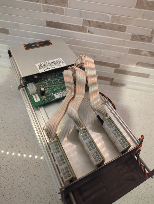 Bitcoin Miner - Antminer S9 in Other in City of Toronto - Image 3