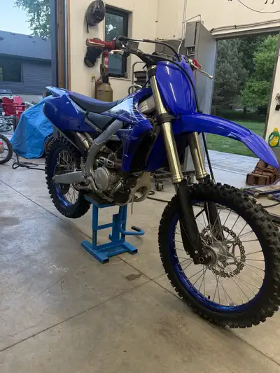 2022 yz250f has 27 hours just did a fresh oil change new tires and a fresh spark plug oil changes al...