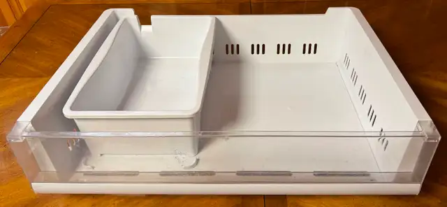 Freezer top drawer for LG refrigerator, french door, 33" in Refrigerators in Longueuil / South Shore - Image 2
