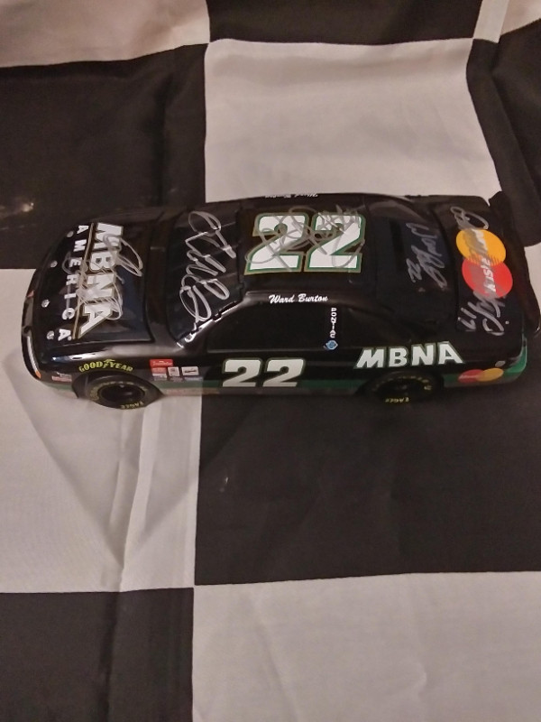 Rare-- One of a Kind-- Autographed Diecast in Arts & Collectibles in Brantford - Image 4
