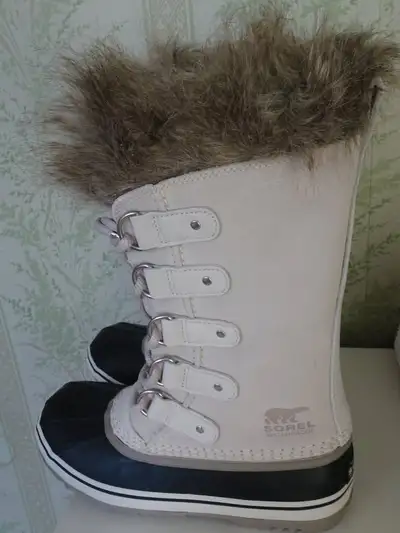 Sorel Women's Waterproof Winter Boots  Size  8 NEW, View more