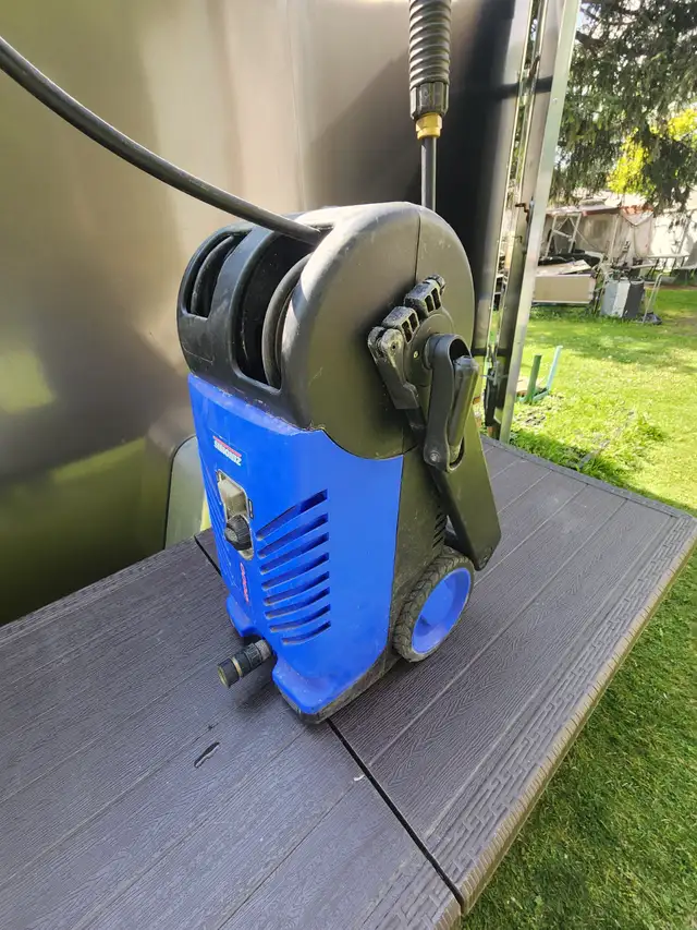 Simoniz S2000 Power Washer Corded W Foldable Handle in Outdoor Tools & Storage in Windsor Region - Image 3