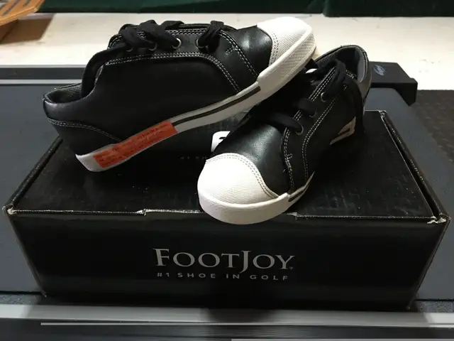 BNIB Junior Golf Shoes in Golf in Oshawa / Durham Region - Image 3