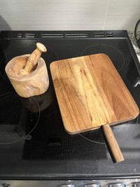 Wooden mortar and pestle & wooden cutting board 