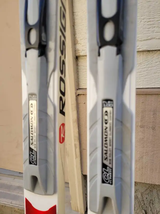 Rossignol XTour venture  Skin  cross coutry ski 198cm  in Ski in Calgary - Image 6