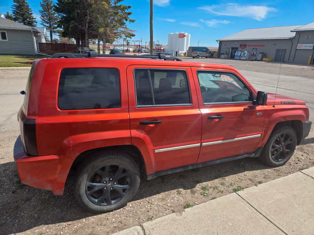 Suv in Cars & Trucks in Calgary - Image 4