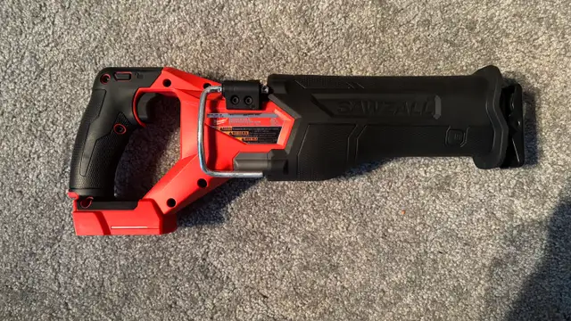 Milwaukee M18 Sawzall in Power Tools in Kawartha Lakes - Image 3