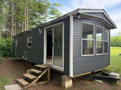 Park model 35’ x 12 ‘ 1991, Beautiful condition with updates throughout including new light fixtures...