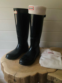 Hunter Rain Boots size 8.5-9 with Liners 