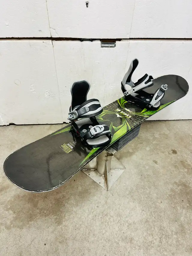5150 kids snowboard 128 cm with Firefly jr bindings in Snowboard in Markham / York Region - Image 2