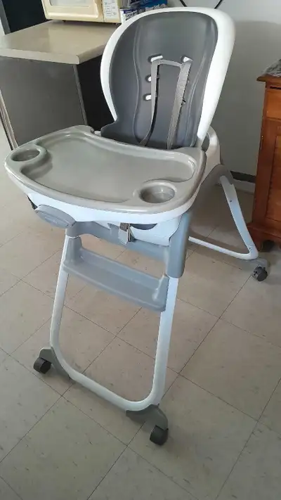 Chaise haute pour bébé, View more