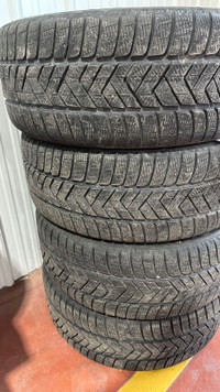 4 winter pirelli scorpion 245/45R20 14,000 kms. 