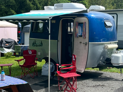 Roulotte Scamp 2008 très légère 1200 lbs toute équipée peut se tirer avec une voiture $26 500 douche...