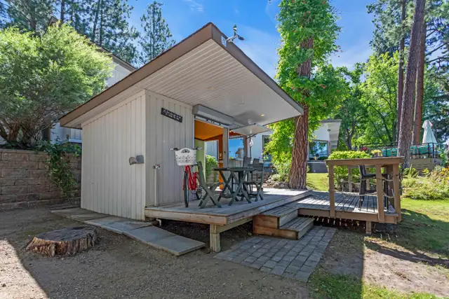 Lakefront Gem in Houses for Sale in Kelowna - Image 17