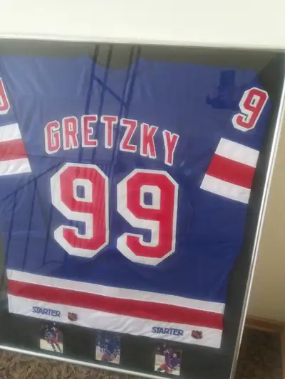 Gretzky framed jersey, View more