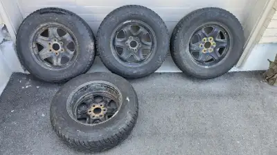 4 General Altimax Arctic winter tires in excellent condition and on steel rims that are included, al...