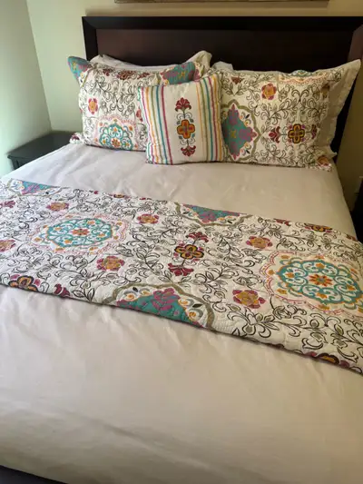 Queen Coverlets , View more