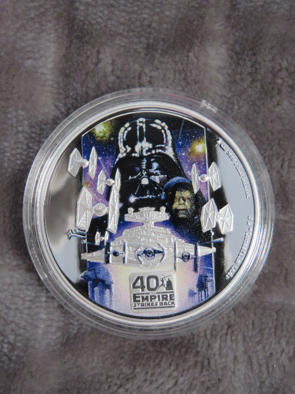 Star Wars: The Empire Strikes Back™ 40th Anniversary Collector’s in Arts & Collectibles in City of Toronto - Image 3