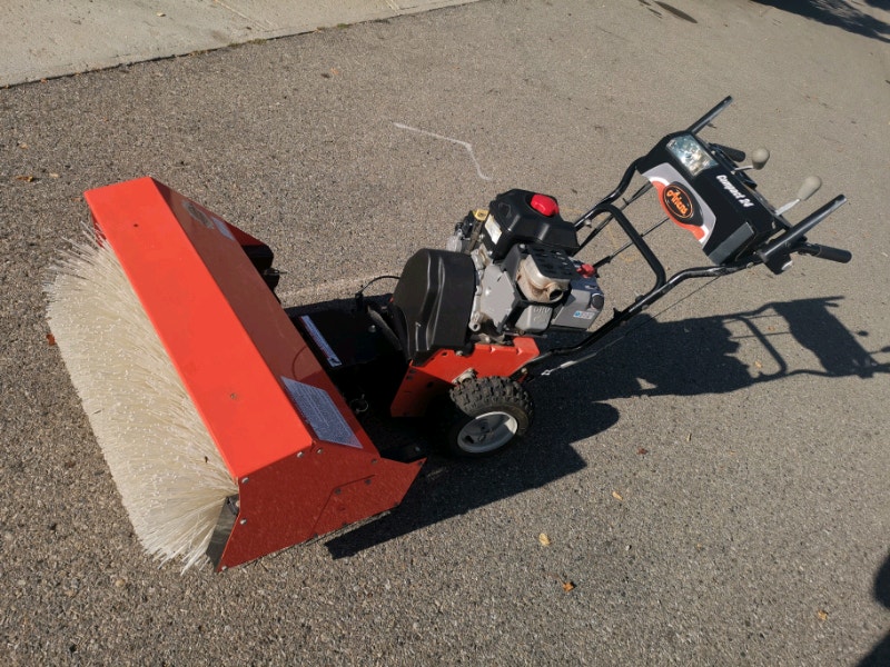 2012 Ariens compact 24 snow sweepers and snow blower Snowblowers