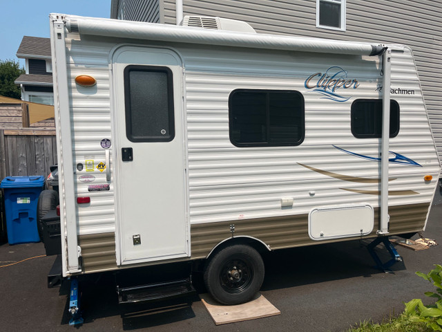 2012 Coachmen Clipper 14R in Travel Trailers & Campers in City of Halifax - Image 2