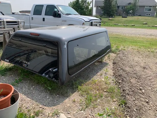 Leer 100 XQ topper Ford short box 97-09 in RV & Camper Parts & Accessories in Calgary - Image 2