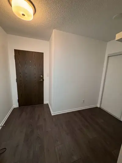 Queen West Condo for Rent 1 bed +  Den and 1 bath!
