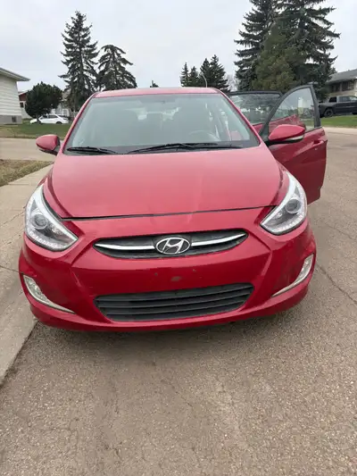 2017 Hyundai Accent FWD SE!! 135,729km -ABS -cruise control -steering wheel controls -sunroof -keyle...