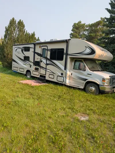 Jayco Greyhawk 31FS Desirable Class C Bunkhouse. Low Miles. Ready for the Next Adventure. Ford Chass...