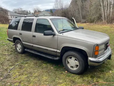 Running boards from a very clean 98 GMC Yukon. Might fit on half tons or other GM vehicles