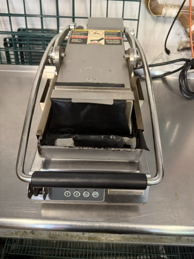 This Star Manufacturing commercial panini grill (Model 9D-PGT7ESWA120V) is a high-performance cookin...
