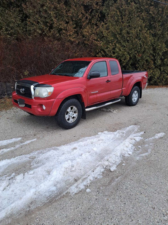 toyota tacoma  in Cars & Trucks in Owen Sound - Image 2